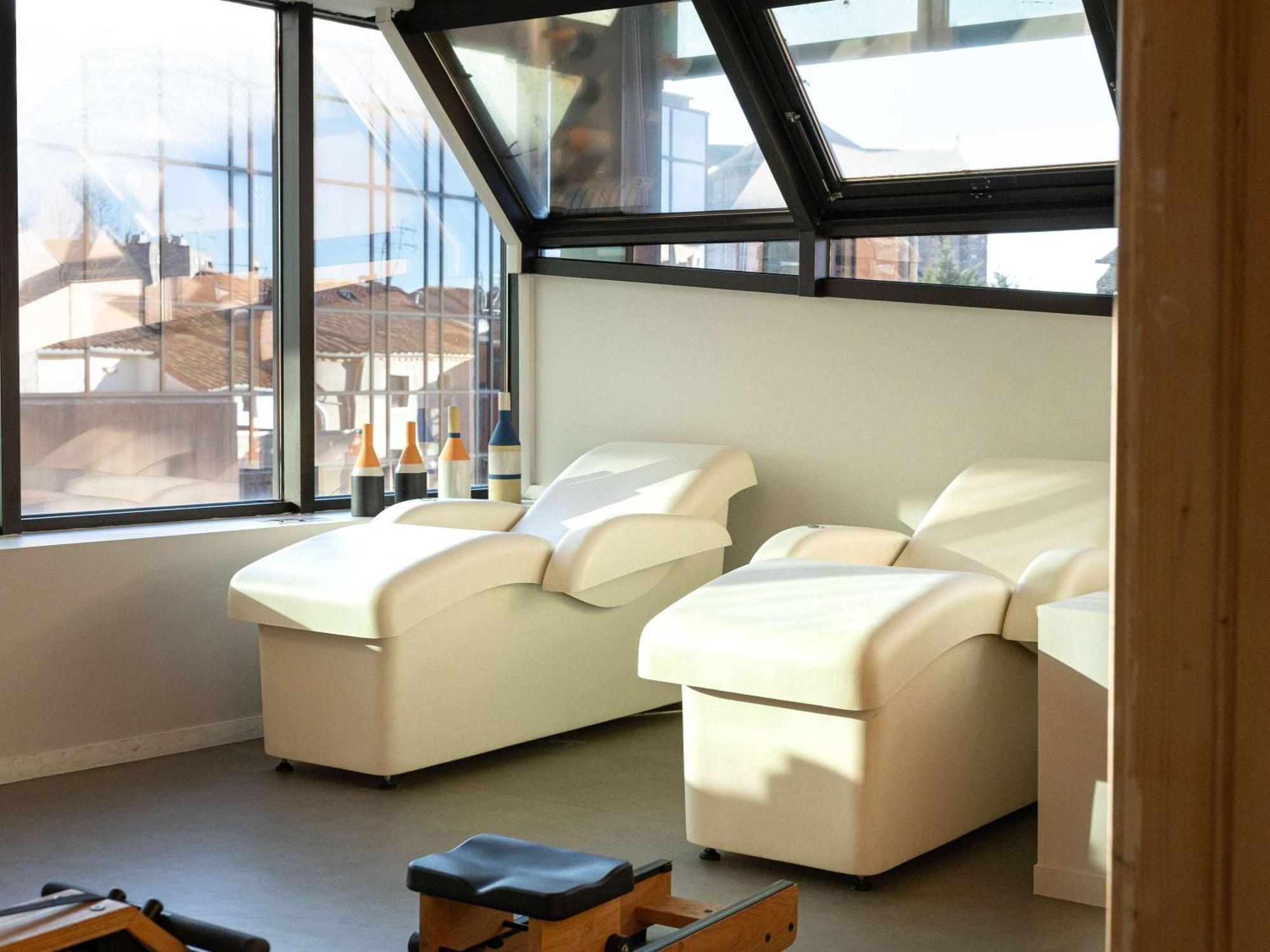 Ibis Styles Albi Centre Le Theatro Hotel Ngoại thất bức ảnh