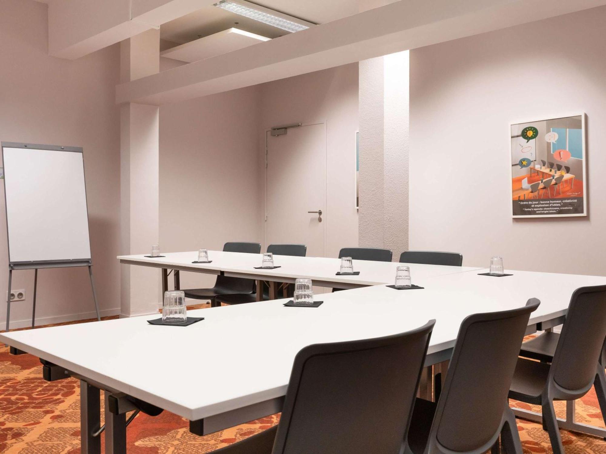 Ibis Styles Albi Centre Le Theatro Hotel Ngoại thất bức ảnh
